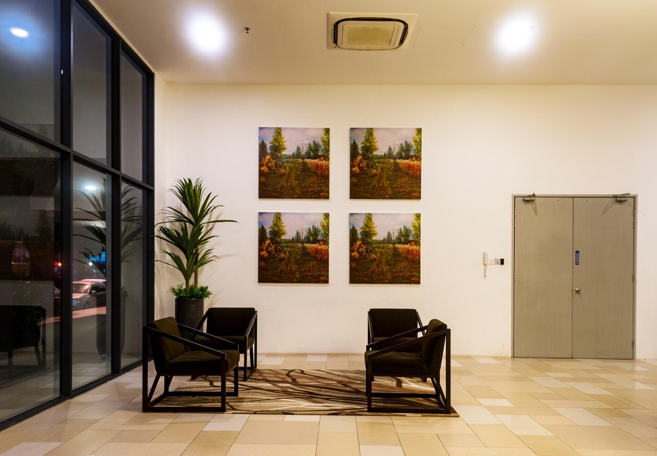 Lazy Traveler'S Suite By D Imperio Homestay George Town Extérieur photo