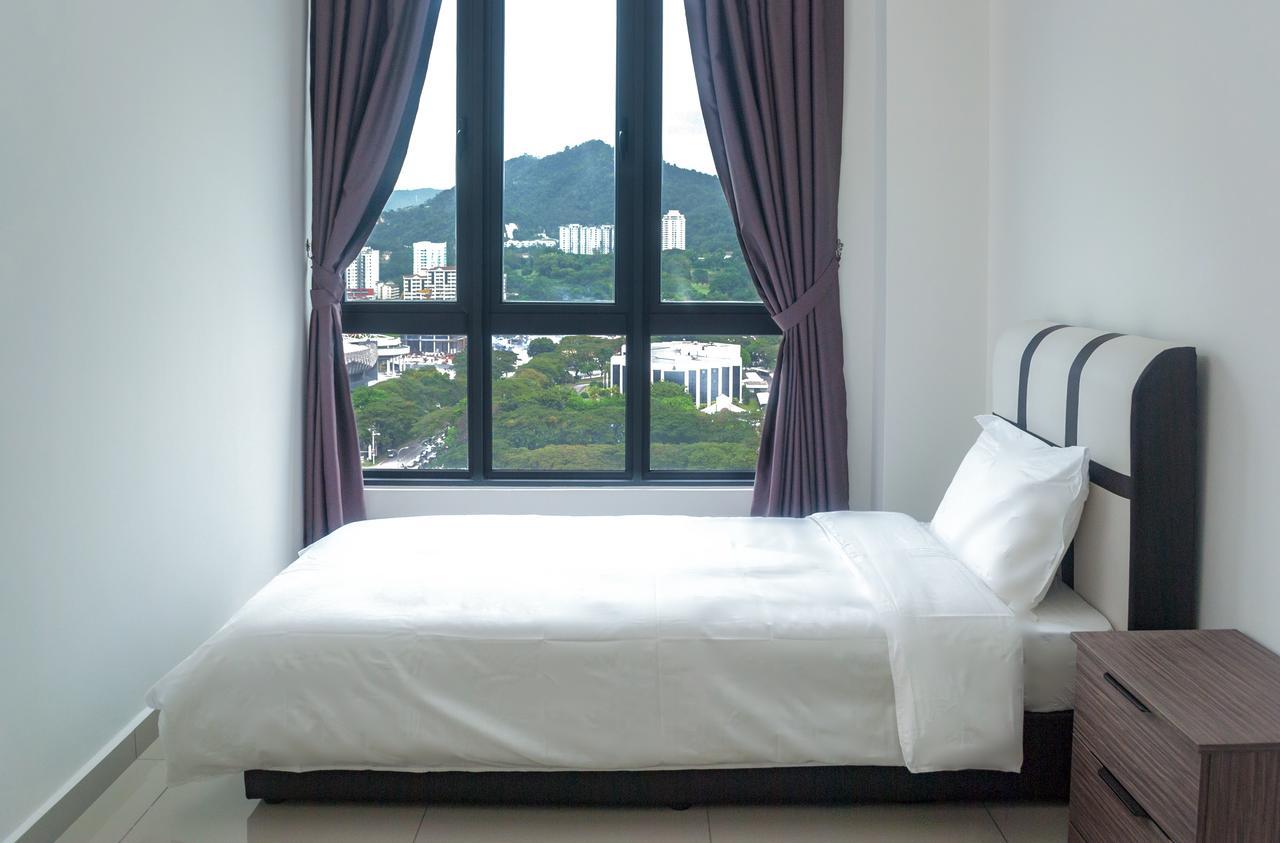 Lazy Traveler'S Suite By D Imperio Homestay George Town Extérieur photo